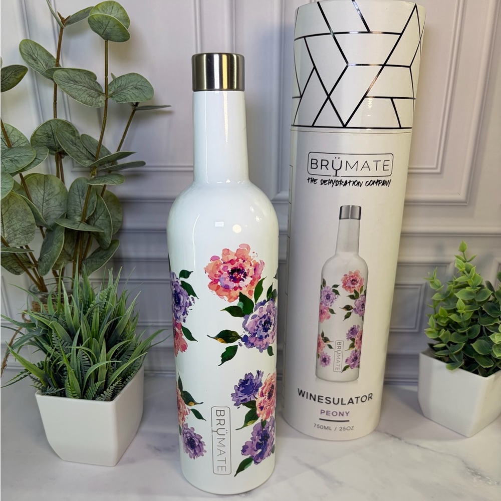 Brumate Peony Winesulator EUC in Box